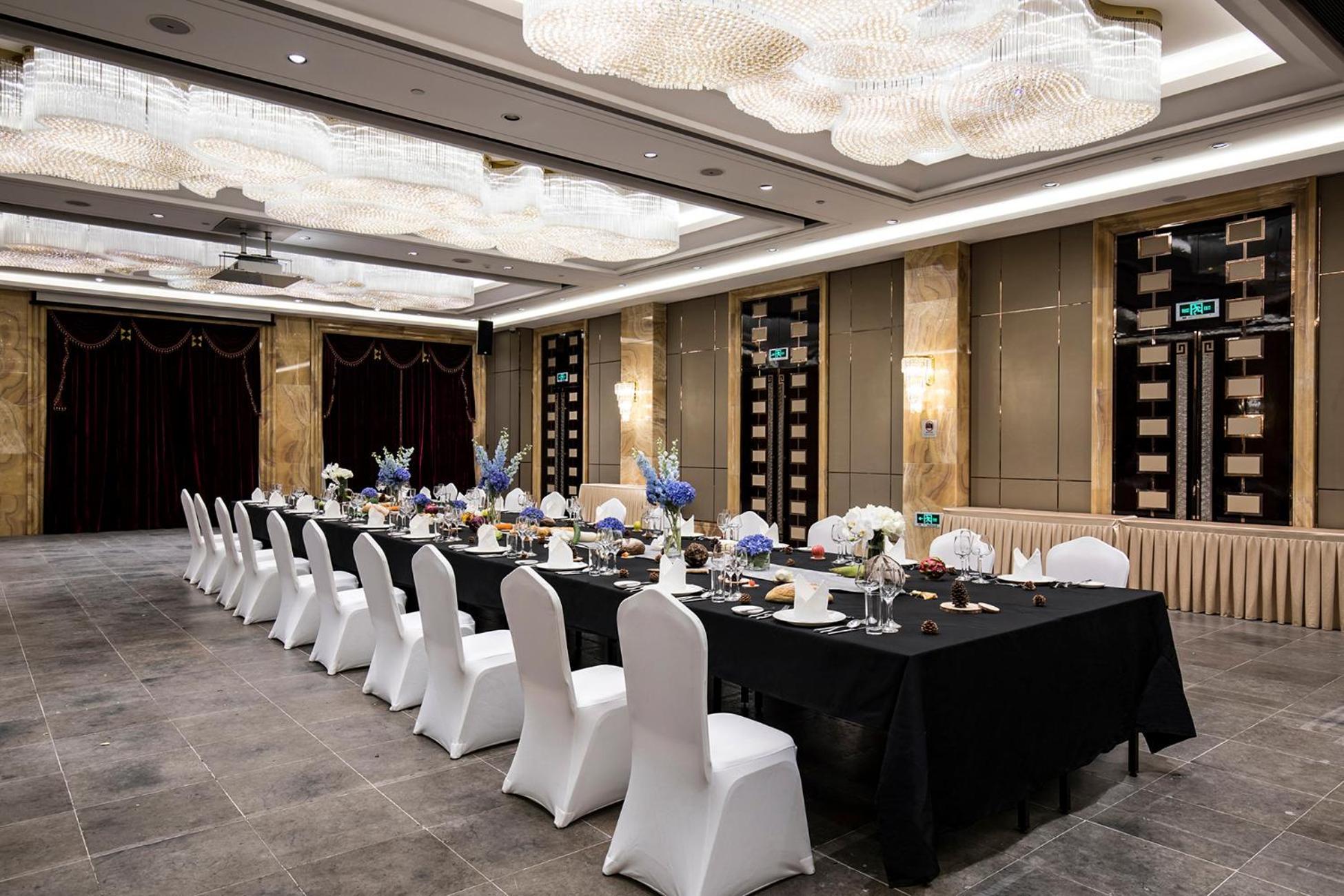 Royal Garden Hotel Shanghai-Free Shuttle To And From Disney & Pvg & Close Metro Line2 Easy To Sha New Expo Eksteriør bilde