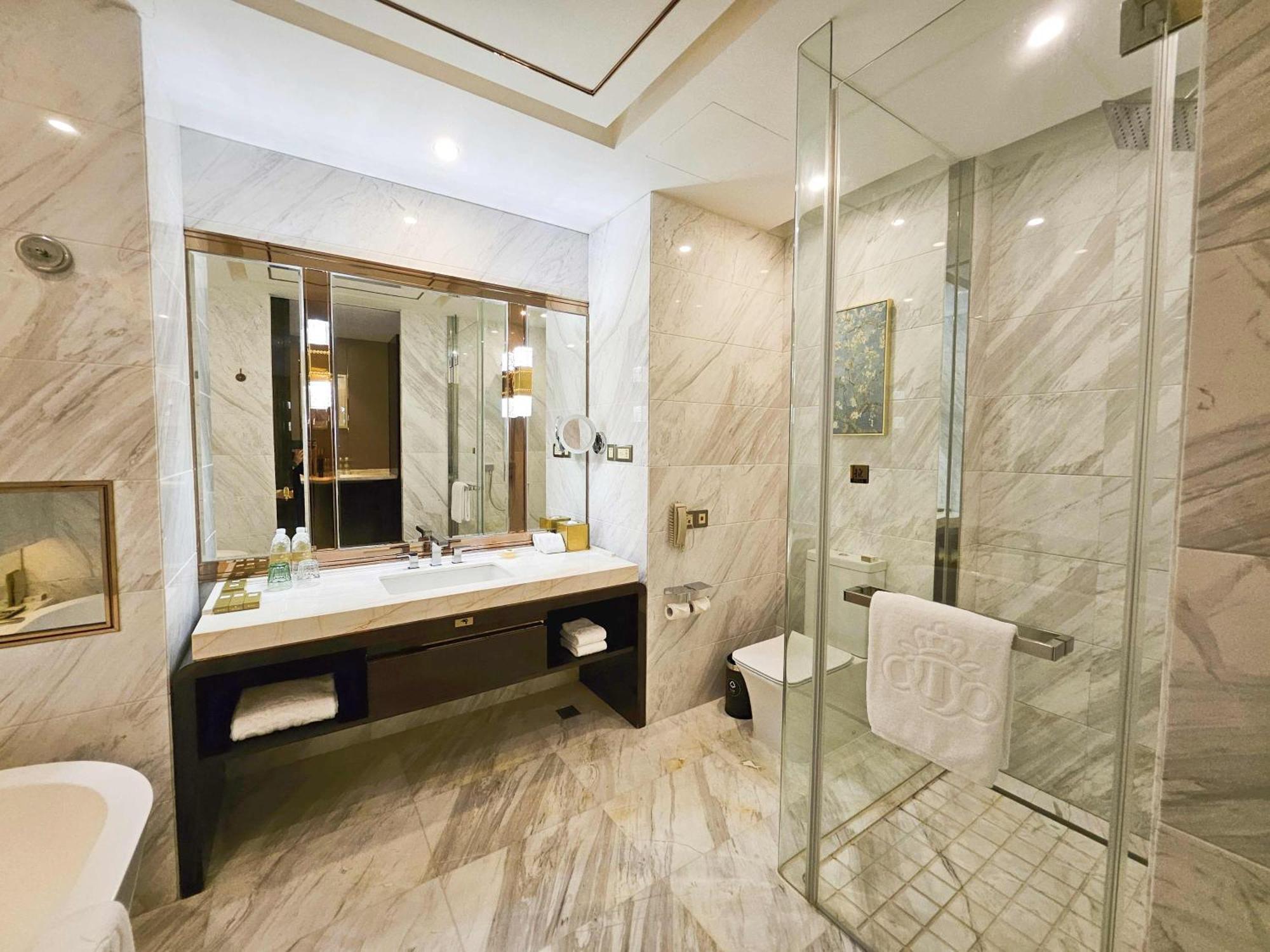 Royal Garden Hotel Shanghai-Free Shuttle To And From Disney & Pvg & Close Metro Line2 Easy To Sha New Expo Eksteriør bilde